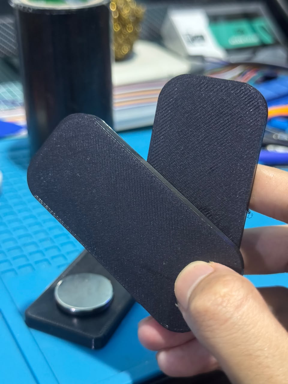 Magnetic car plate mount preview 1