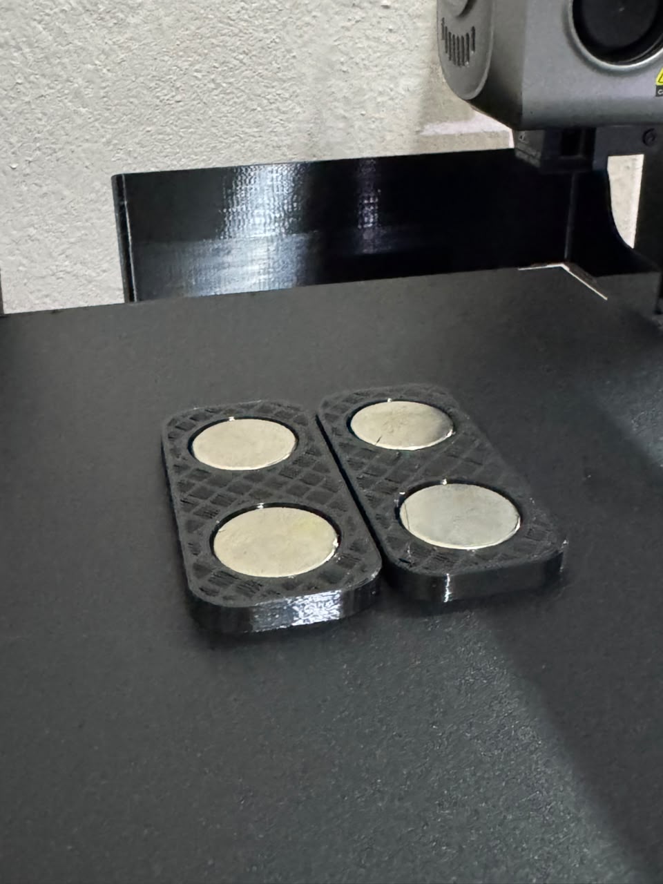 Magnetic car plate mount preview 2
